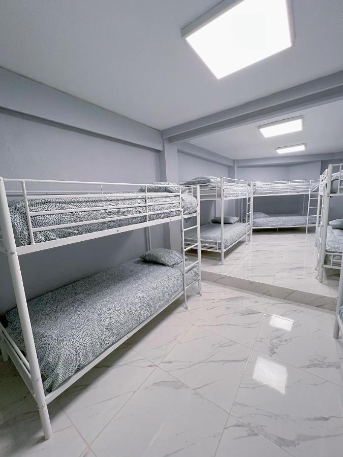 Etagenbett im gemischten Schlafsaal